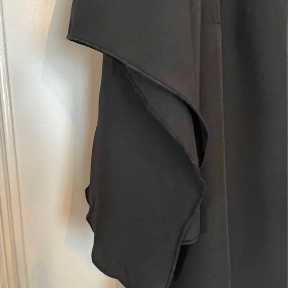 Black V-Neck Plus SZ Top. 3X - Picture 3 of 6